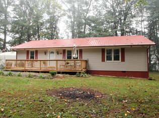 114 Forest Oaks Ln, Galax, VA 24333