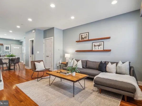 1313 S Chadwick St, Philadelphia, PA 19146