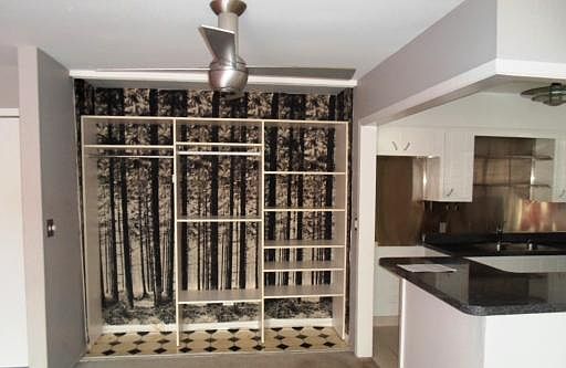 3rd image of 1013 S Des Plaines Ave #601