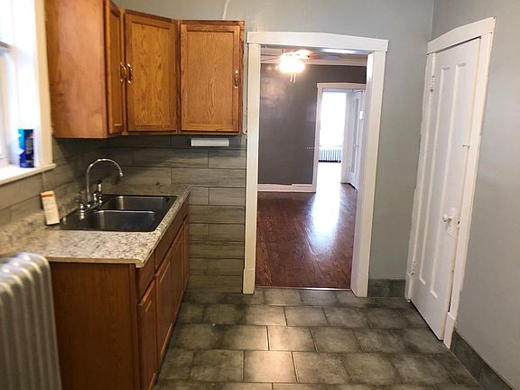 4th image of 2651 N Avers Ave #1