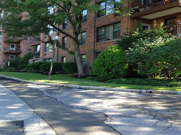 3rd image of 117 S Highland Ave