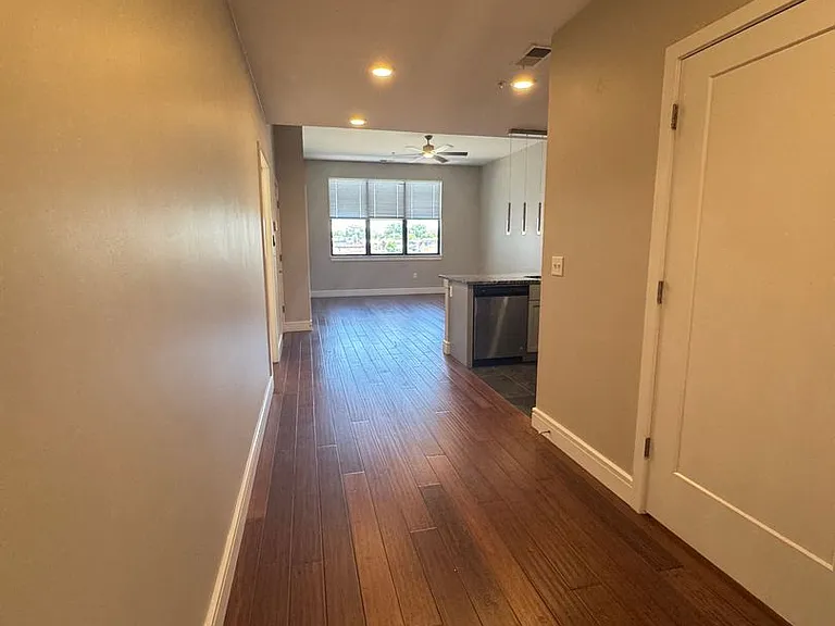 4400 Manchester Ave — Photo 40