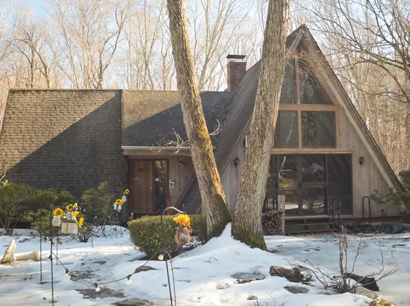 22 Ledgeway Road, Redding, CT 06896