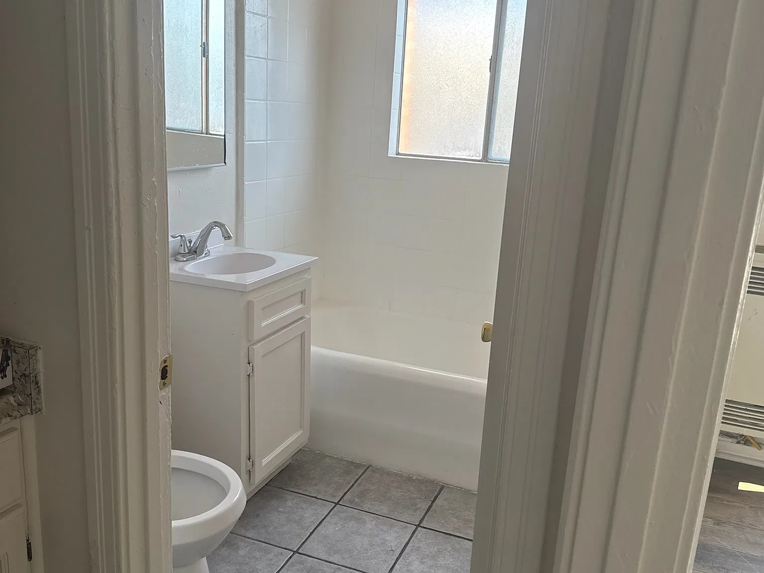 854 S Harvard Blvd — Photo 3