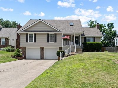 2210 N Salem Dr, Independence, MO, 64058