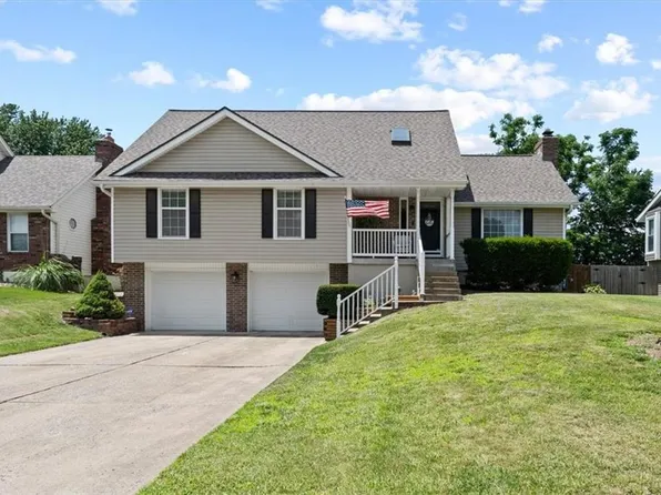 2210 N Salem Dr, Independence, MO 64058