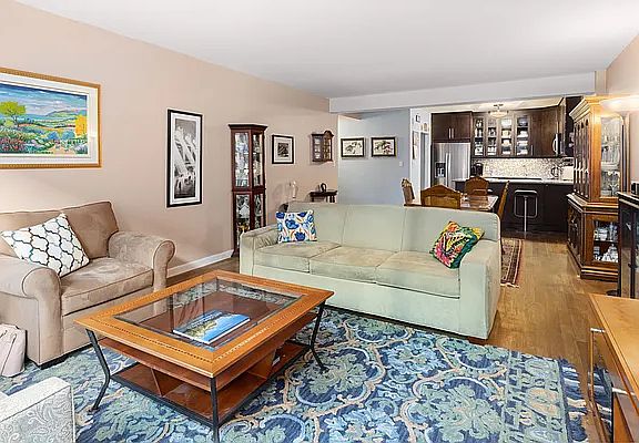 5th image of 402 E 90th St APT 3A
