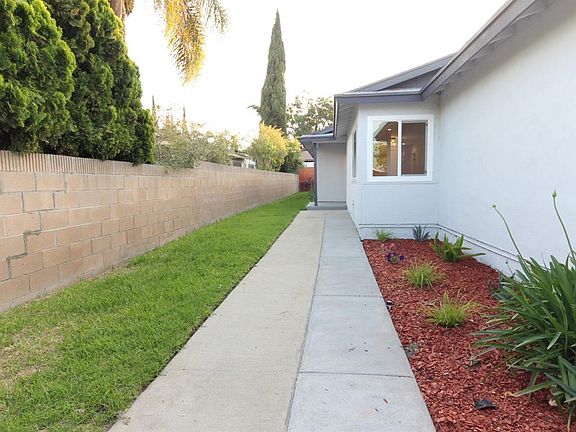 5th image of 12111 S San Pedro St