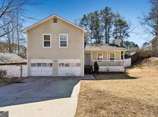 570 Wayside Dr, Lawrenceville, GA 30046