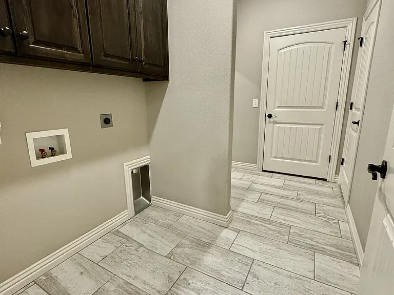 1300 Hickory St — Photo 10