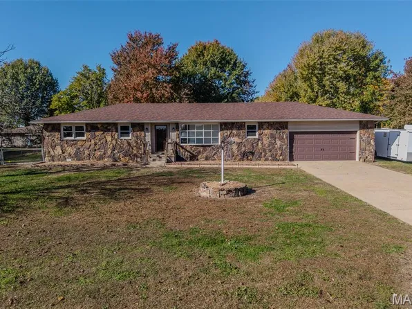 2083 King James Rd, Lebanon, MO 65536