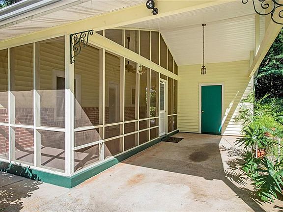 5th image of 2250 Pinecliff Dr