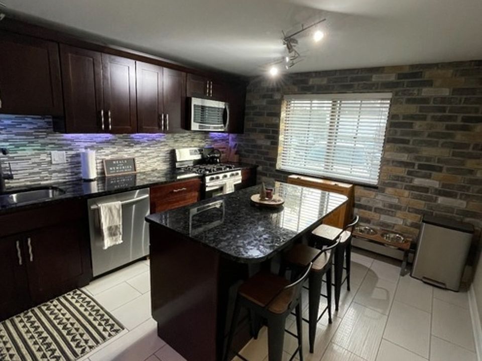1st image of 100 N Mason St APT 105