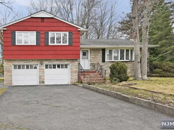 570 Baylor Ave, River Vale, NJ 07675