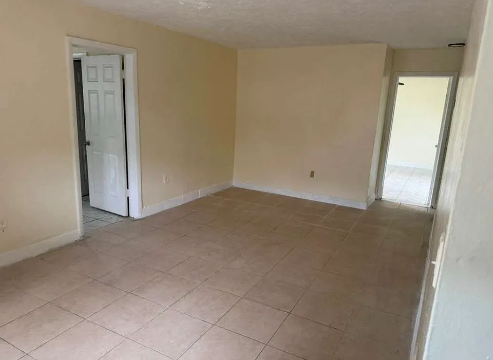 3 bed, 1600 sqft, $3,200 — Photo 4