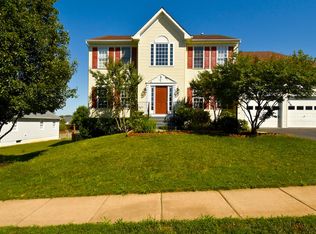 53 Country Manor Dr, Fredericksburg, VA 22406