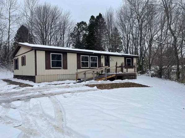 705 N Luxmore St, Ironwood, MI 49938