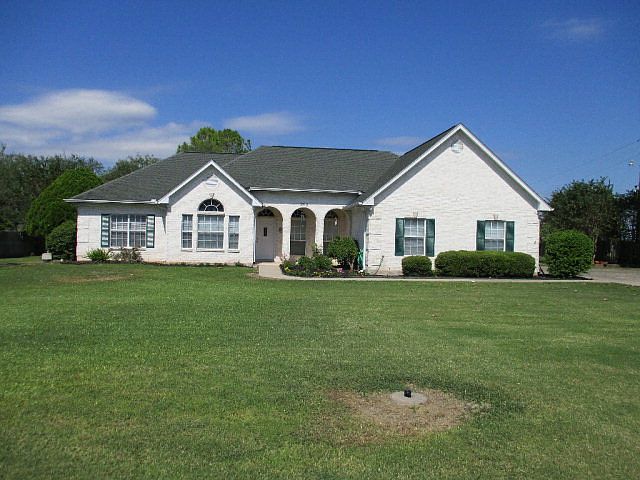 1st image of 204 Kingwood Forest Dr