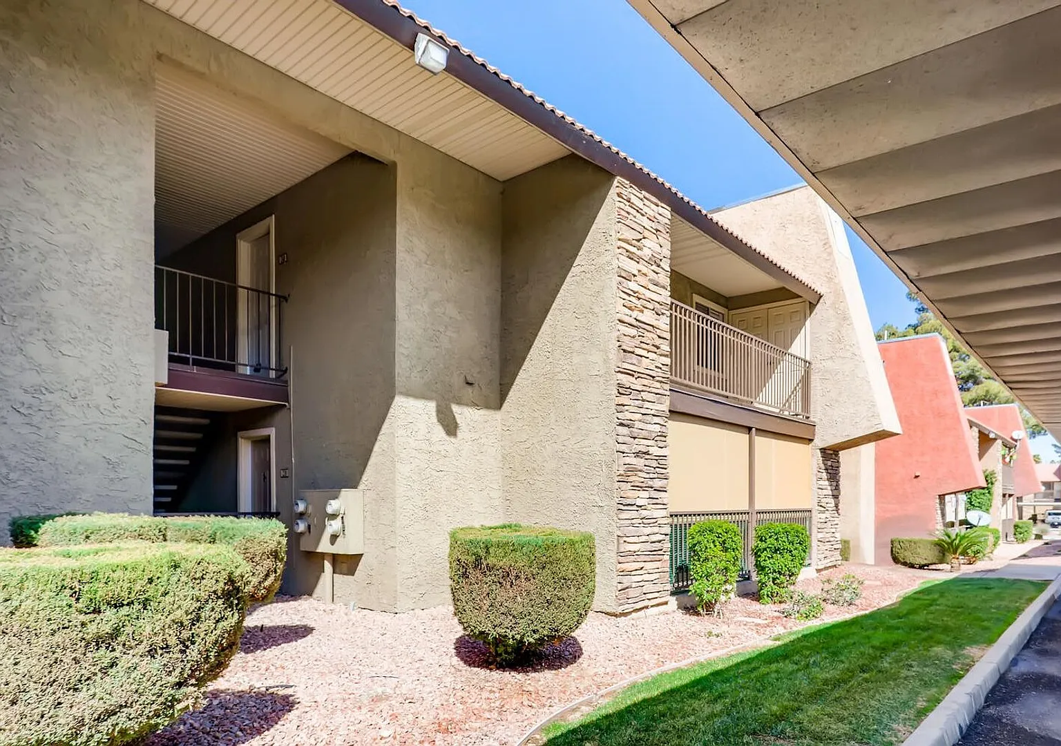 Gated 2-Bedroom Gem Minutes From The Las Vegas Strip! — Photo 3