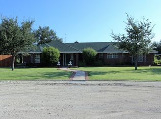 706 Molloy St, Eden, TX 76837