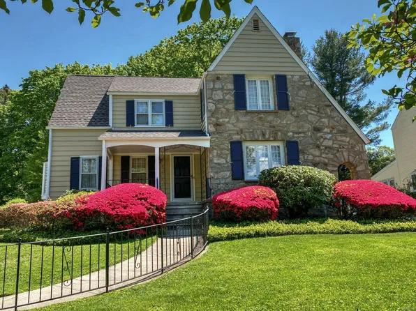 310 Booth Hill Road, Trumbull, CT 06611