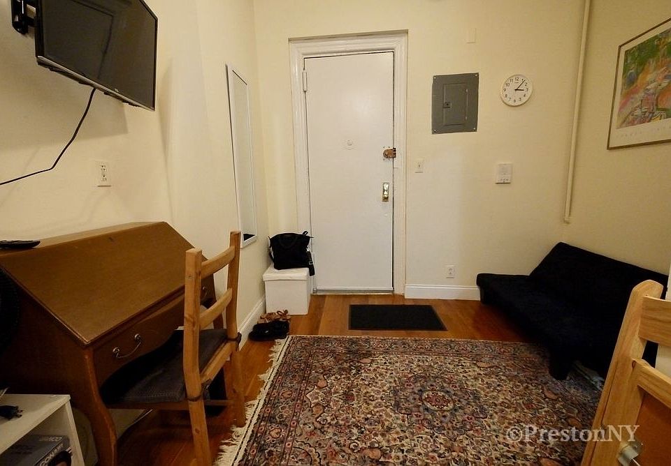 2nd image of 132 Thompson St APT 10