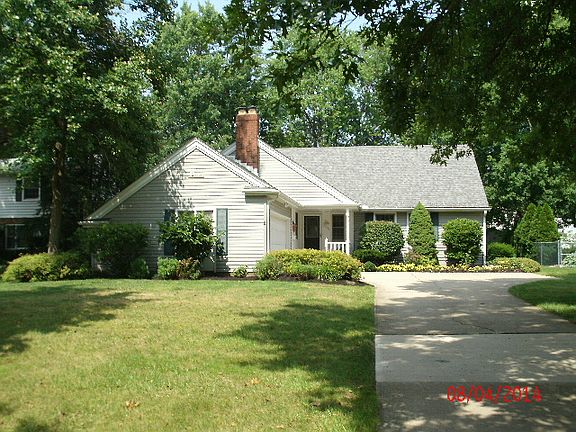2nd image of 29596 Huntington Dr