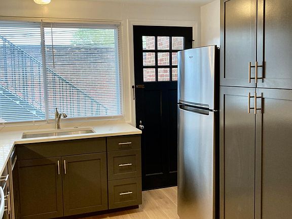 5th image of 14 E Beaumont Rd #A