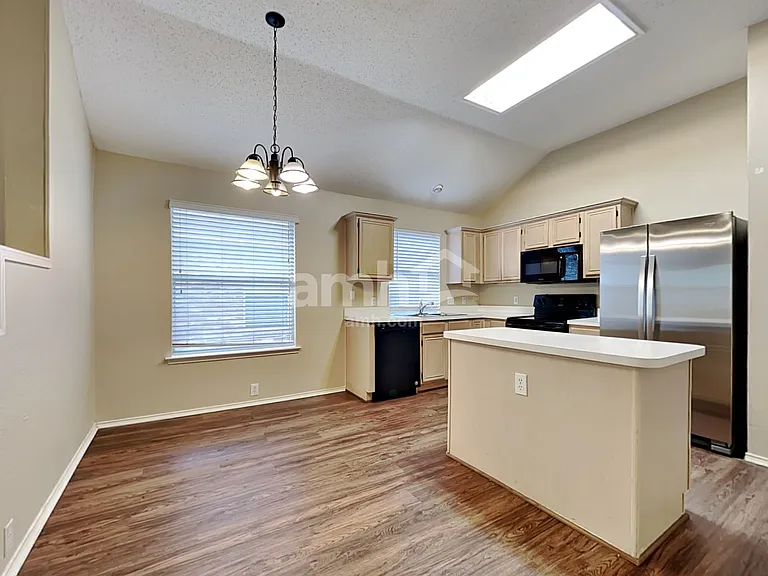 5221 Vista Verde Dr — Photo 5