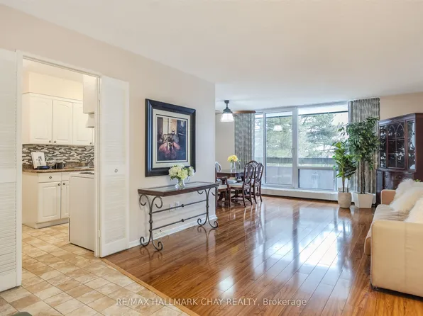 1210 Radom St #208, Pickering, ON L1W 2Z3