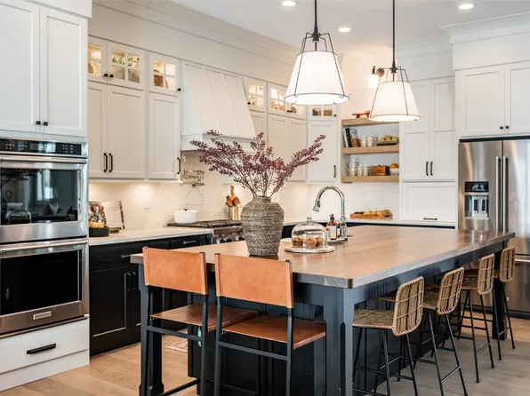 3014 Forest Ridge Dr NE, Swisher, IA 52338