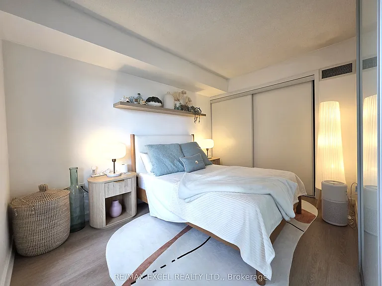 4K Spadina Ave #1129 — Photo 20