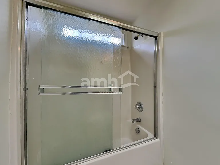 121 Hampton Lake Dr — Photo 25