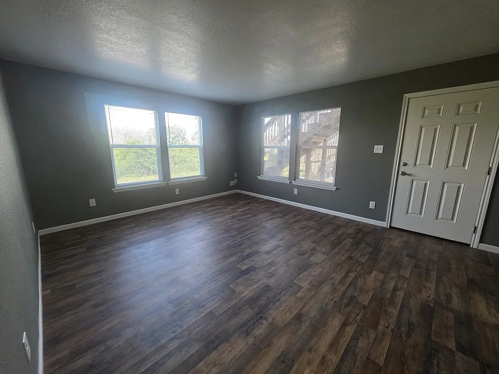 2 bed, 850 sqft, $1,000 — Photo 4