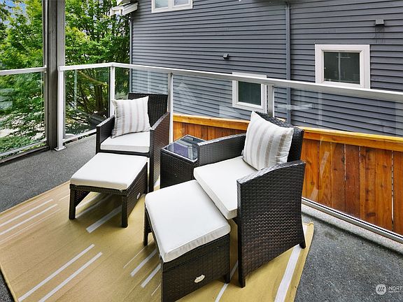 4th image of 1011 5th Avenue N #107