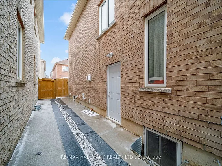 306 Buick Blvd #BASEMENT — Photo 20