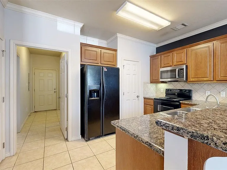 332 Forest Dr — Photo 9