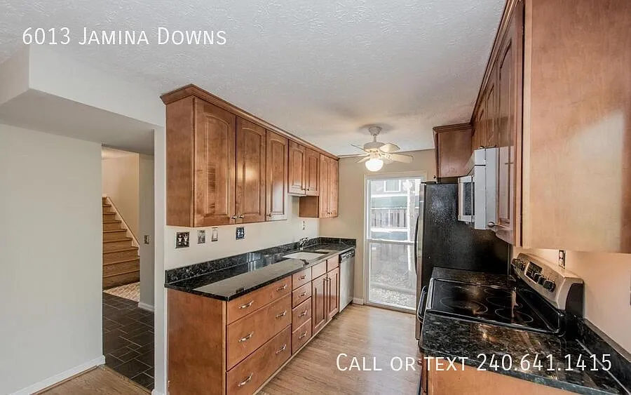 Beautiful 3 Bedroom Single Family Home in Columbia! — Photo 4