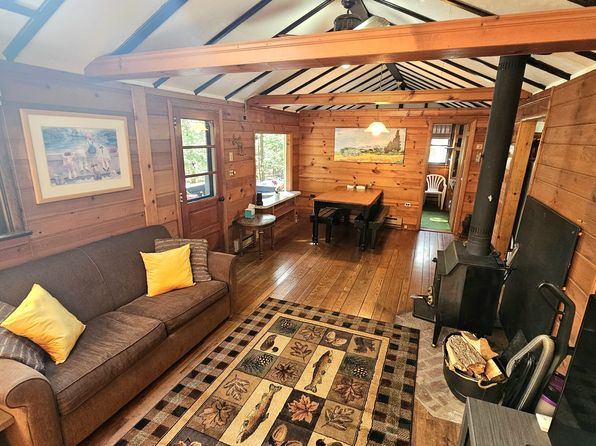3 Lakeview Dr #3