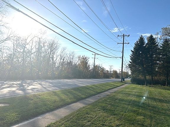5th image of 1646 Main St