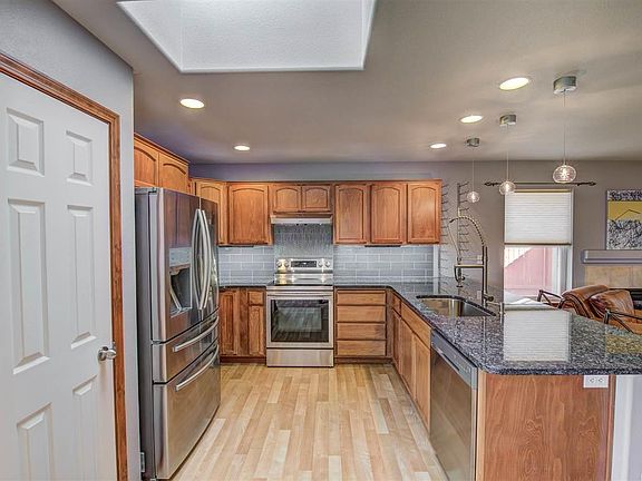 3rd image of 348 Lombardy Ln