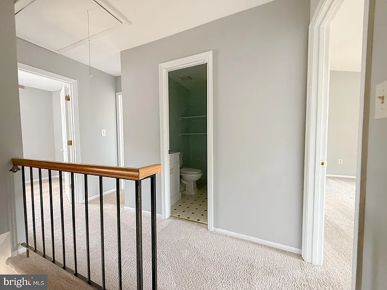 9424 Sea Breeze Ct — Photo 16