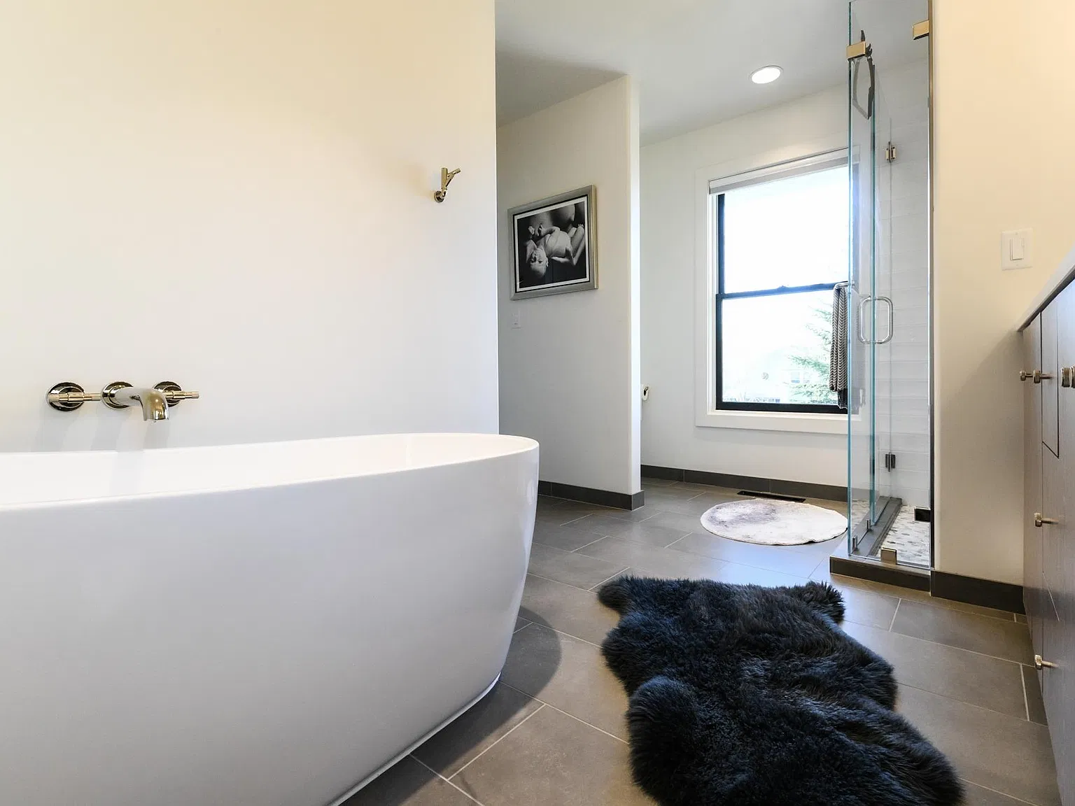 680 E Hansen Ave — Photo 4