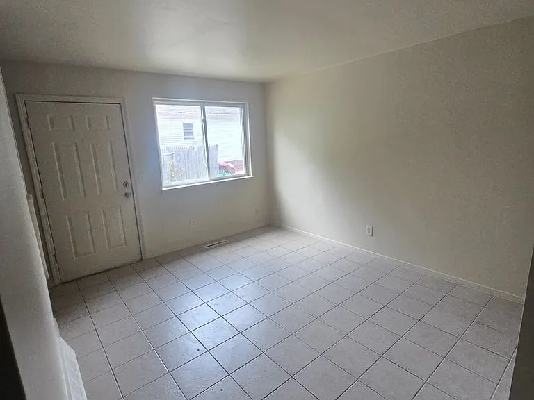 1304 Braley St — Photo 2