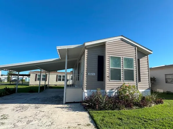 34251 Lodge Dr, Zephyrhills, FL 33543