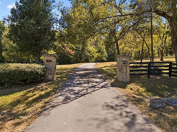 4th image of 4685 Everal Ln