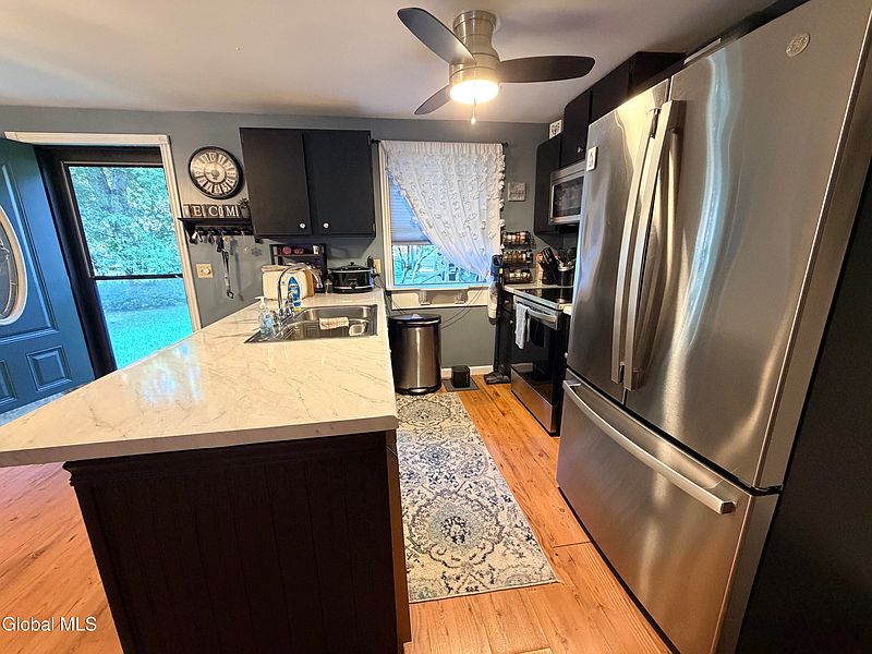 3rd image of 48 Snowberry Road