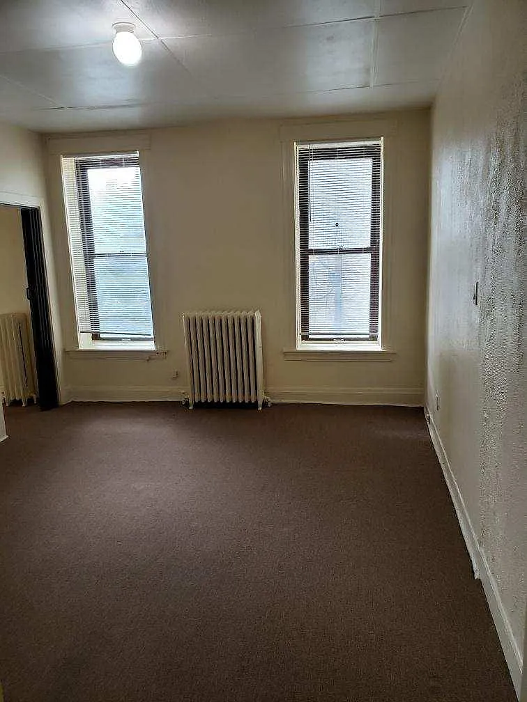 2 bed, 1400 sqft, $1,250 — Photo 2
