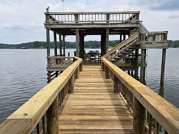 3rd image of 39 Hazelwood St