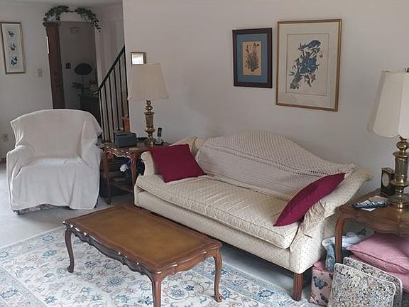 4th image of 4776 Hilltop Ln